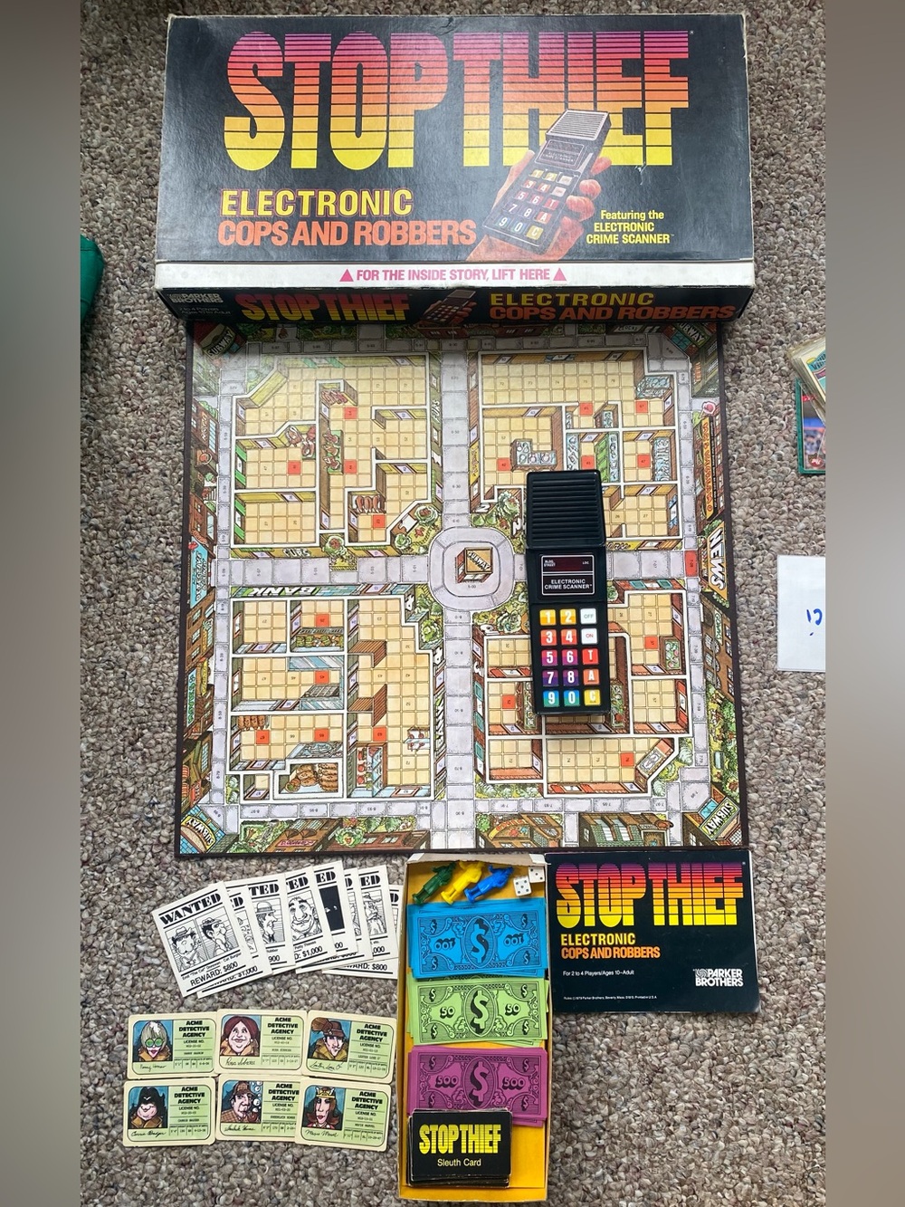 VTG STOP THIEF Electronic Cops & Robbers Board Game 1979 Parker Bros